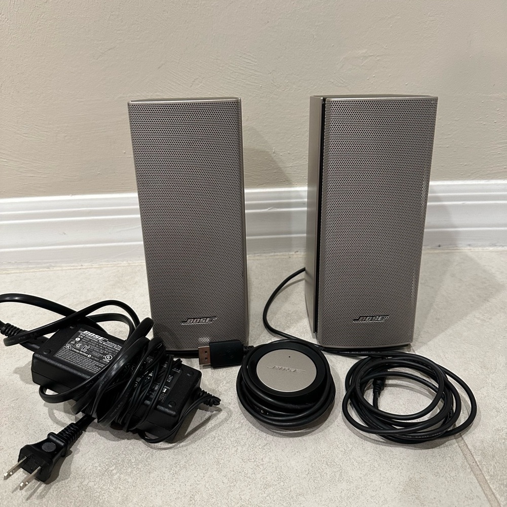 Bose Silver Companion 20 Speakers with All Parts
